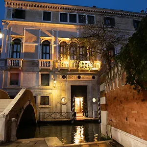 https://cavendramin-di-santa-fosca.hotelinveneto.com