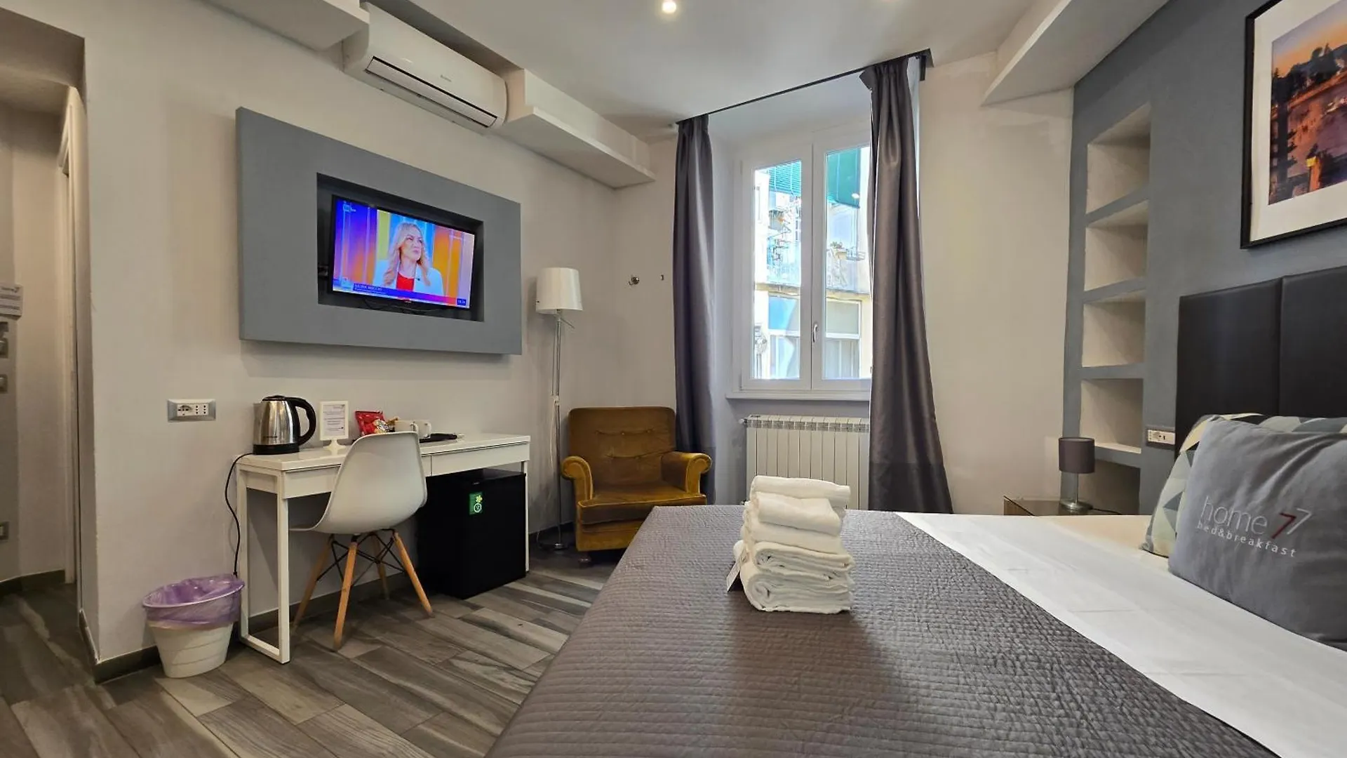 B&B Home 77 Rome Italy