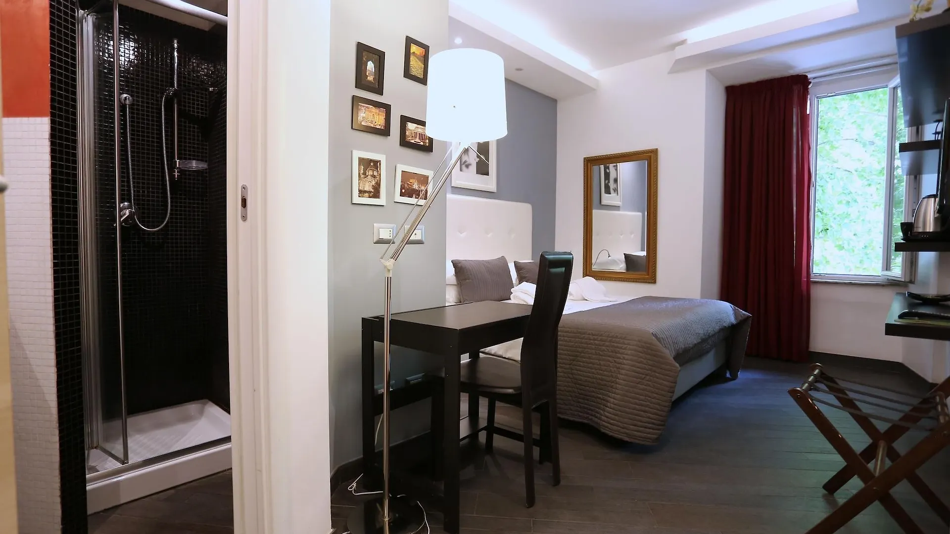 B&B Home 77 Rome 2*,  Italy