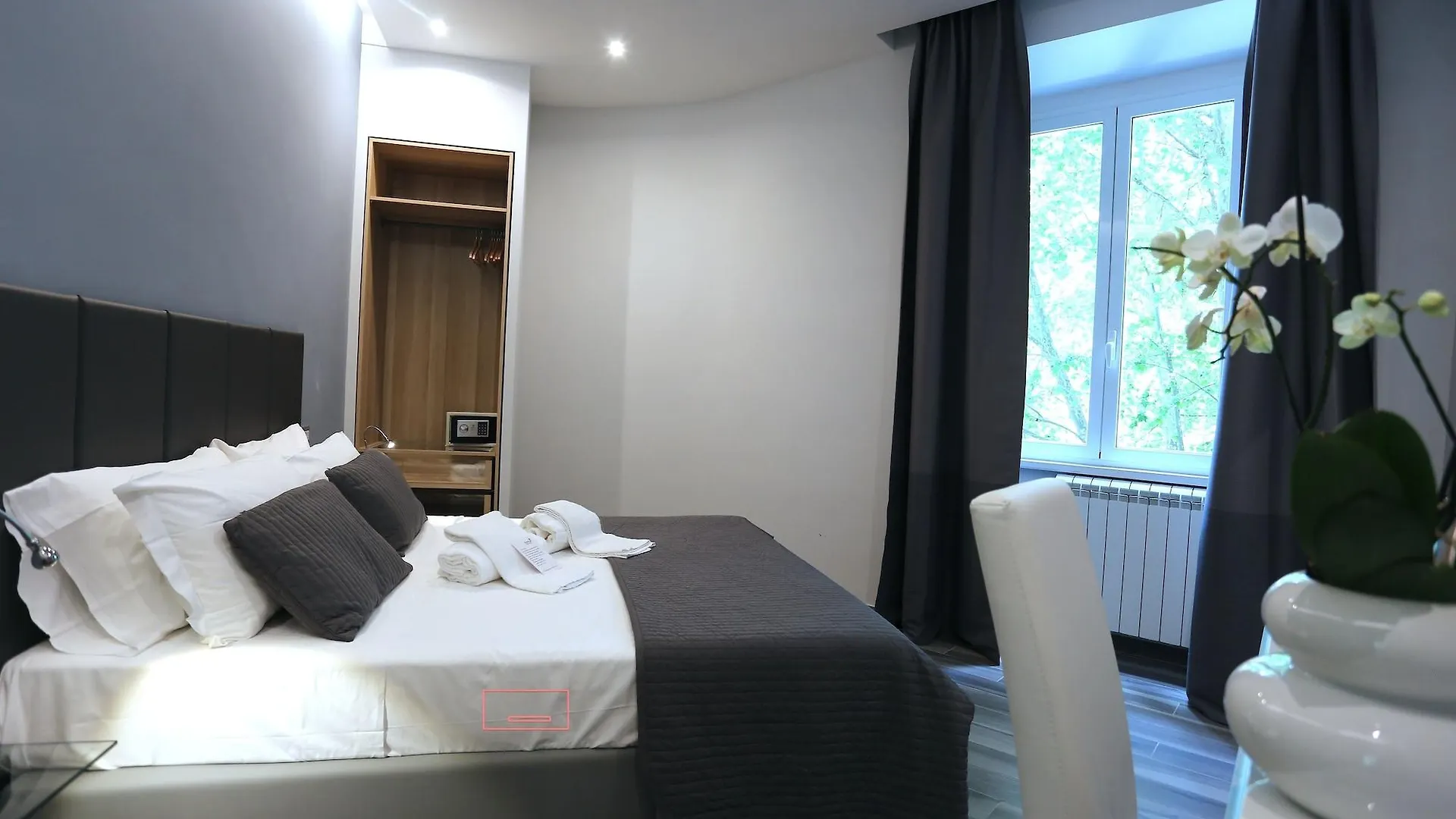 B&B Home 77 Rome 2*,